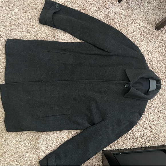 Le Chateau Men’s grey small over coat - Picture 3 of 4